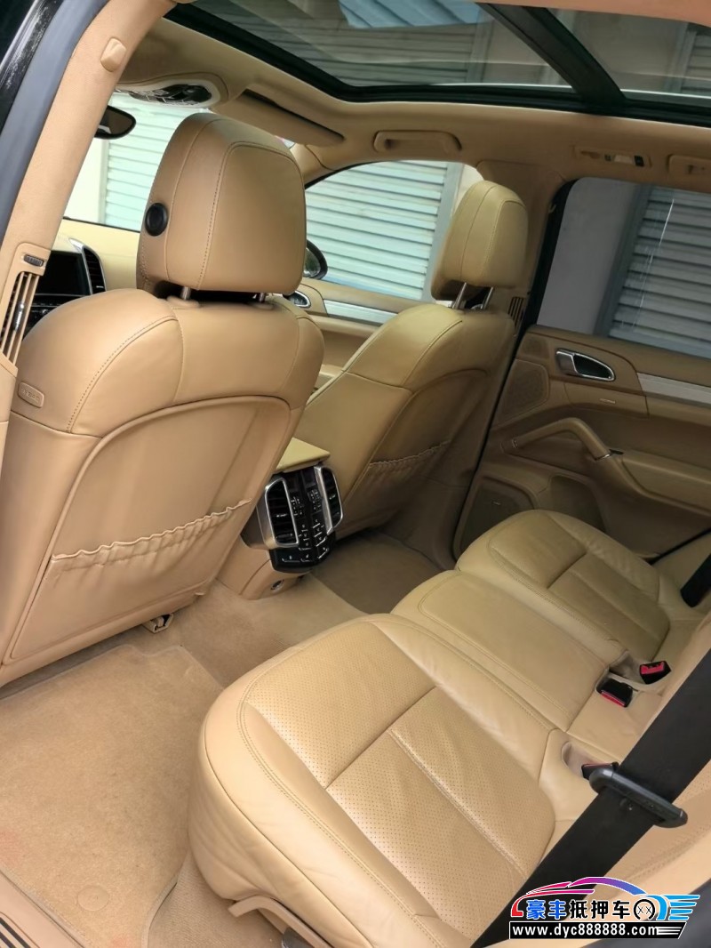 14年保时捷卡宴轿车抵押车出售