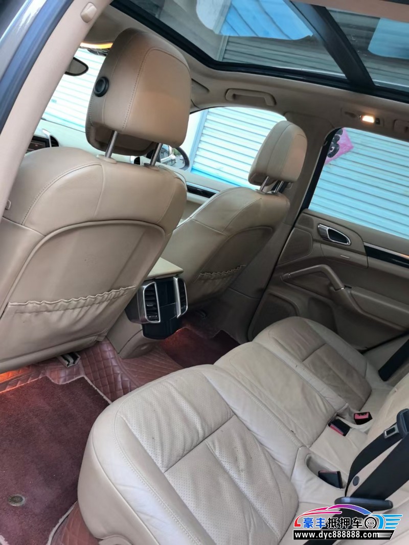 14年保时捷卡宴轿车抵押车出售