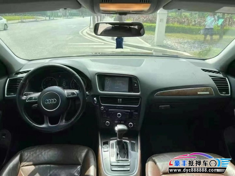 14年奥迪Q5轿车抵押车出售