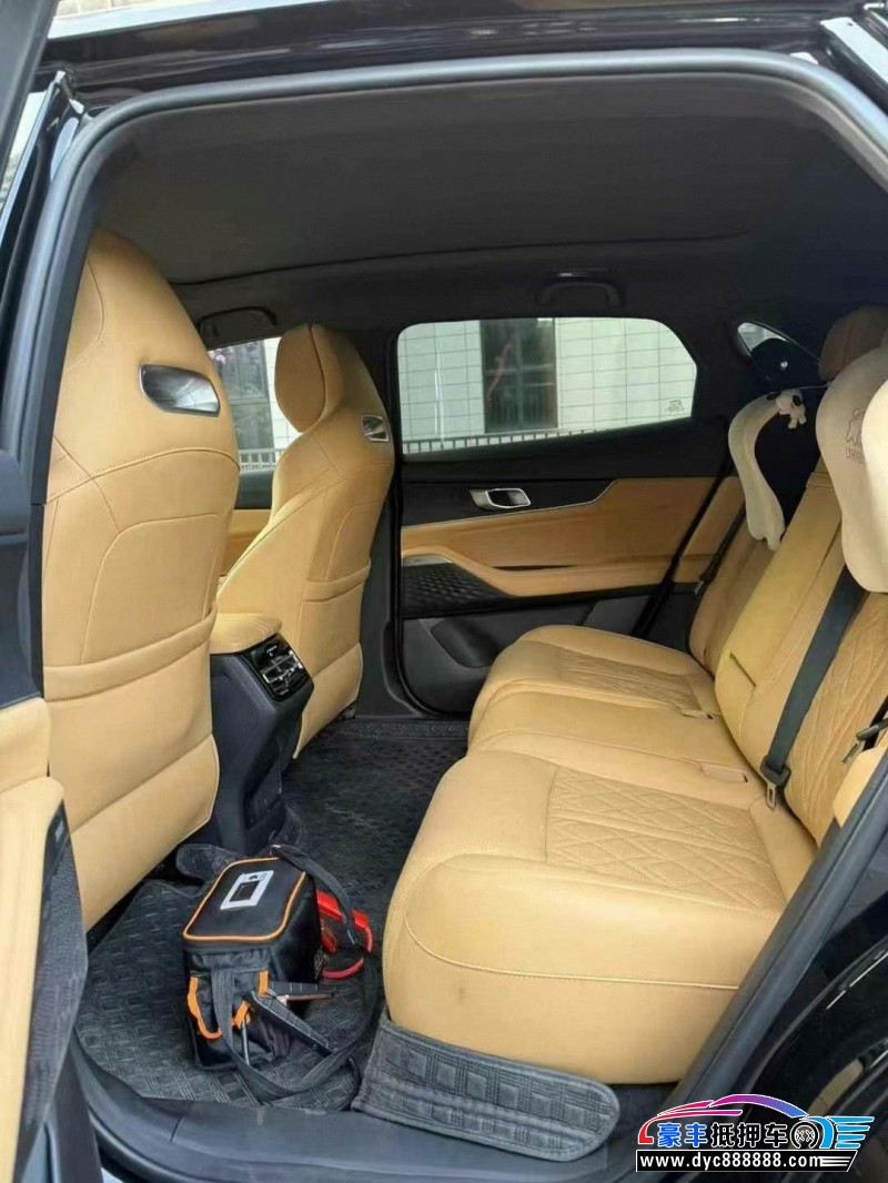 21年长安长安UNI轿车抵押车出售