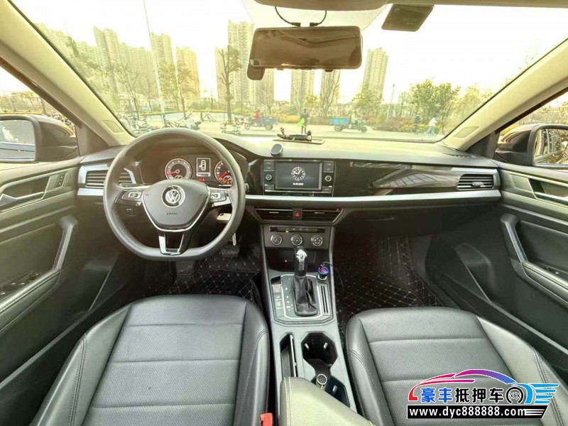 19年大众朗逸轿车抵押车出售