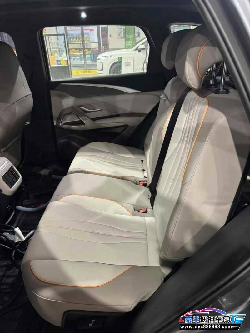 24年比亚迪宋轿车抵押车出售