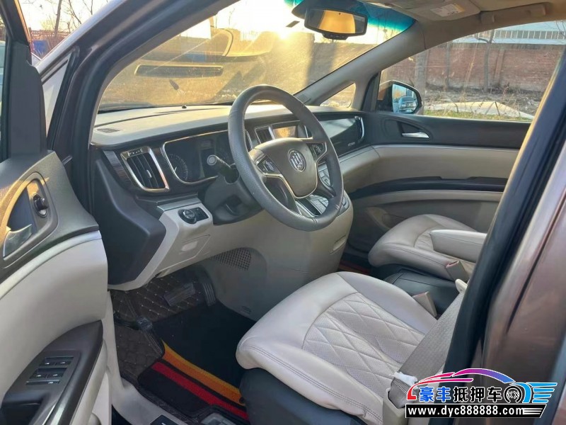 12年别克GL8轿车抵押车出售