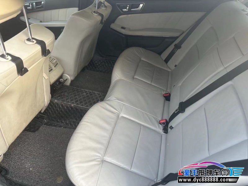 13年奔驰E轿车抵押车出售