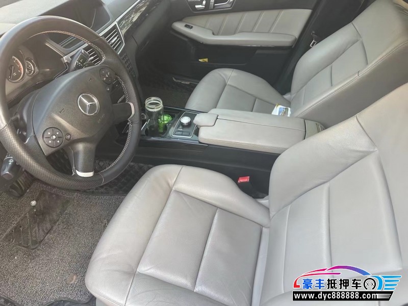 13年奔驰E轿车抵押车出售