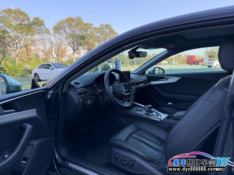 19年奥迪A5轿车抵押车出售