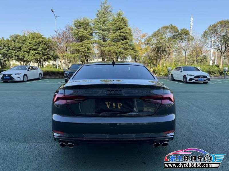 19年奥迪A5轿车抵押车出售