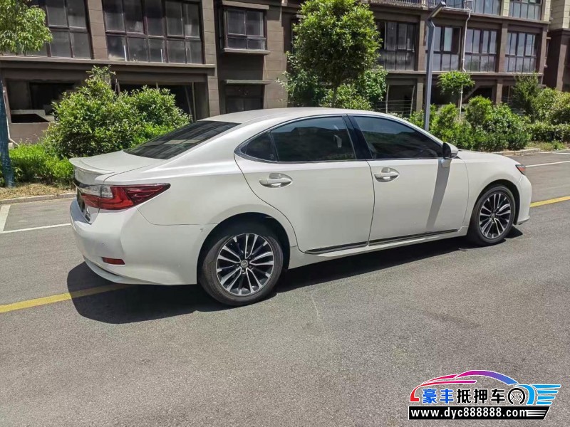 16年雷克萨斯ES轿车抵押车出售