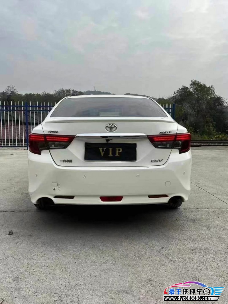 14年丰田锐志轿车抵押车出售