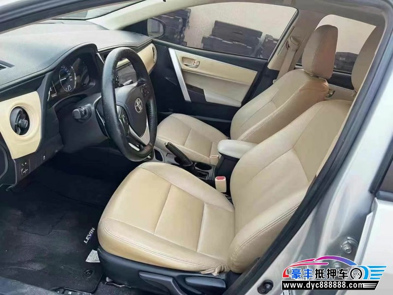 17年丰田雷凌轿车抵押车出售