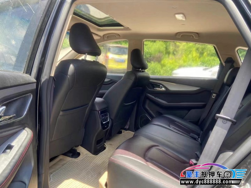 16年宝骏560轿车抵押车出售