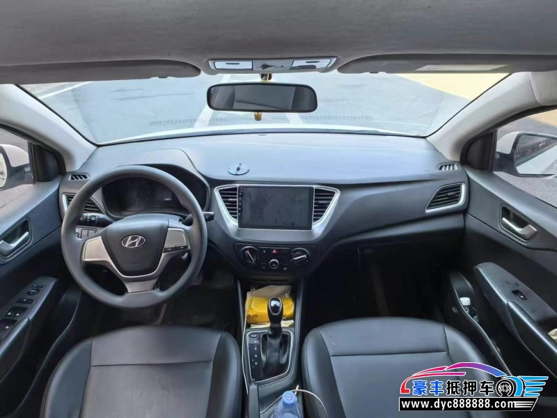 18年现代悦纳轿车抵押车出售