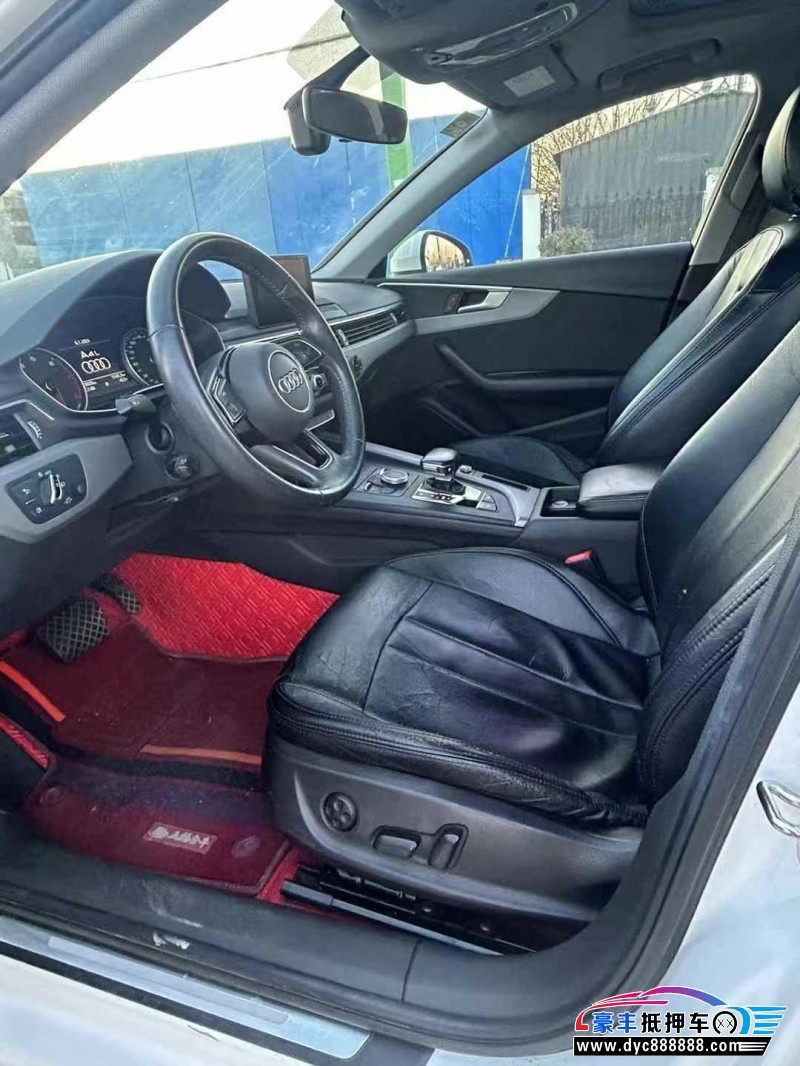 17年奥迪A4L轿车抵押车出售