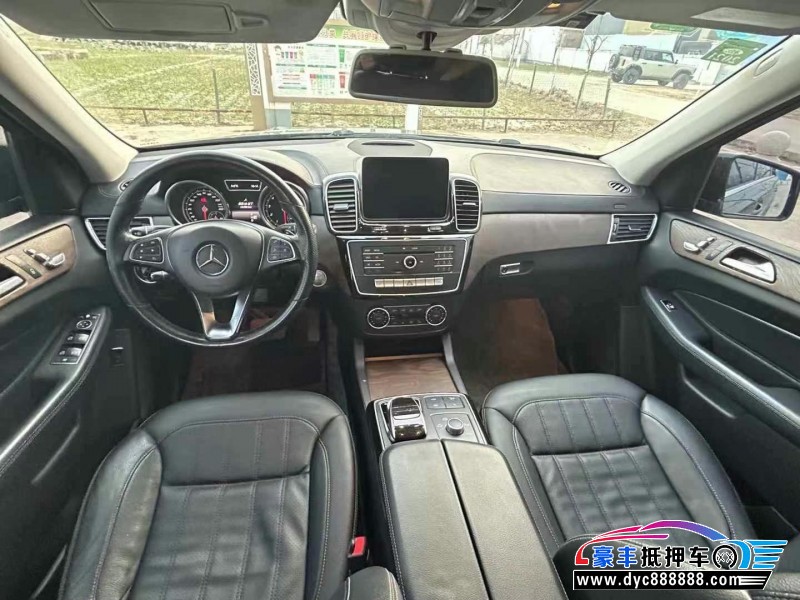 17年奔驰GLE轿车抵押车出售