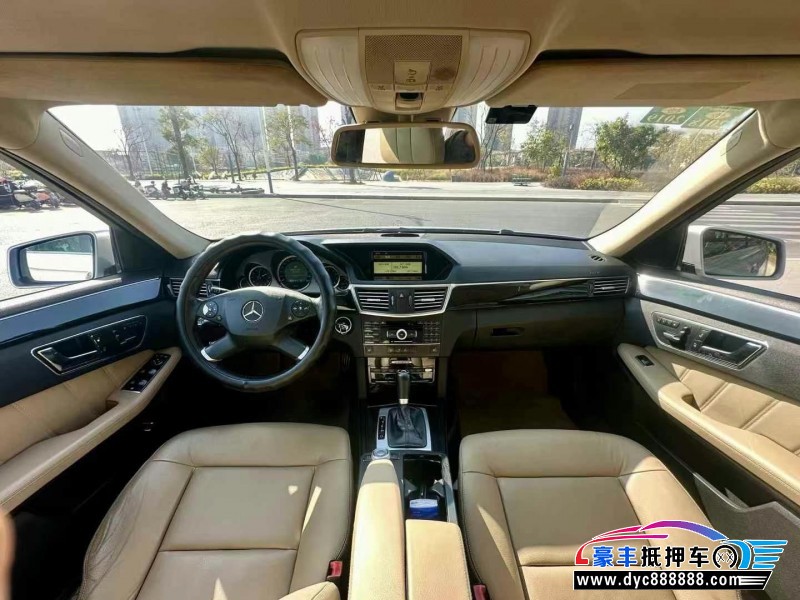 11年奔驰E轿车抵押车出售