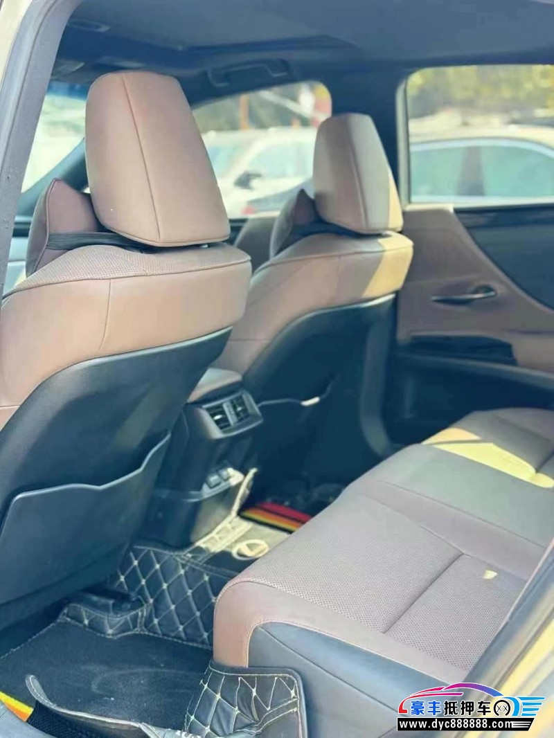 22年雷克萨斯ES轿车抵押车出售