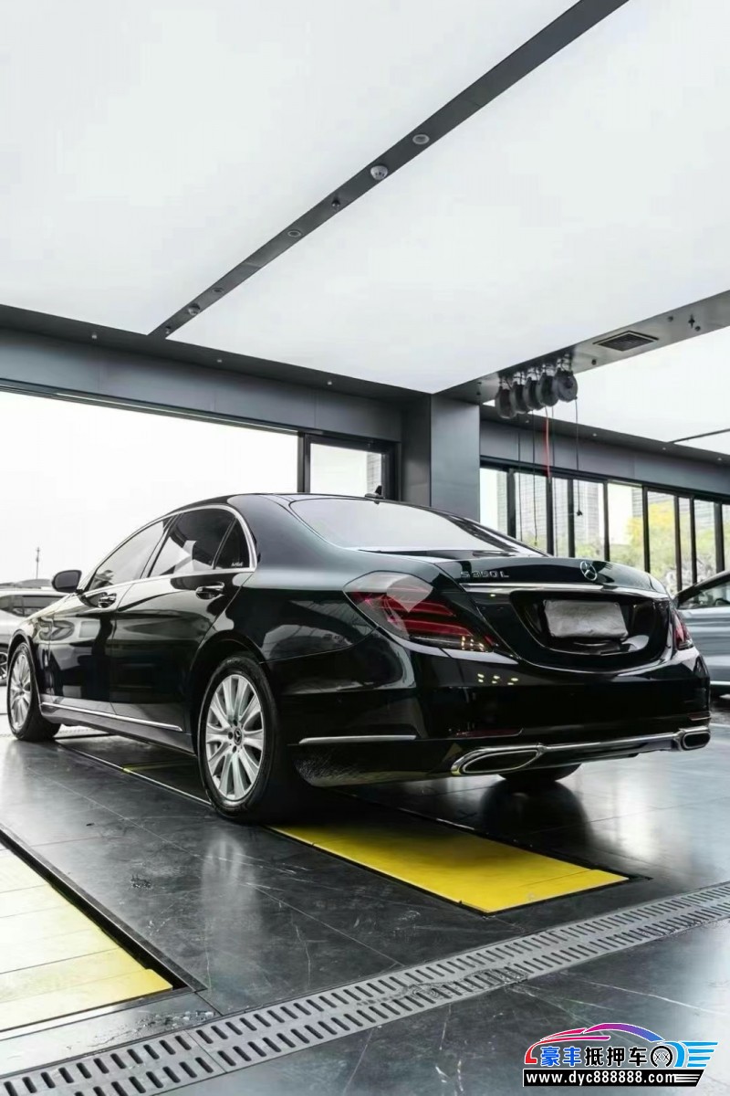 18年奔驰S轿车抵押车出售