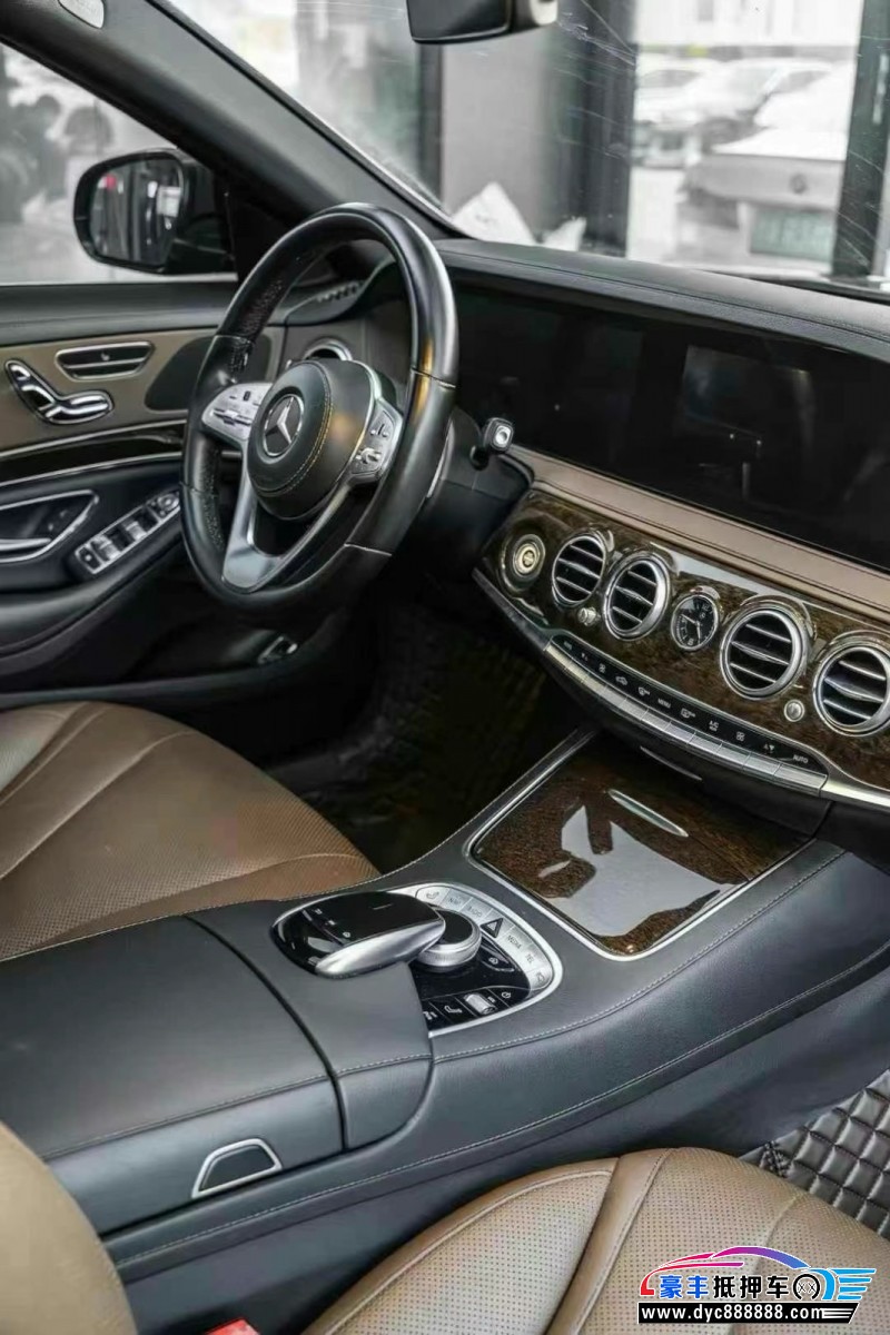 18年奔驰S轿车抵押车出售