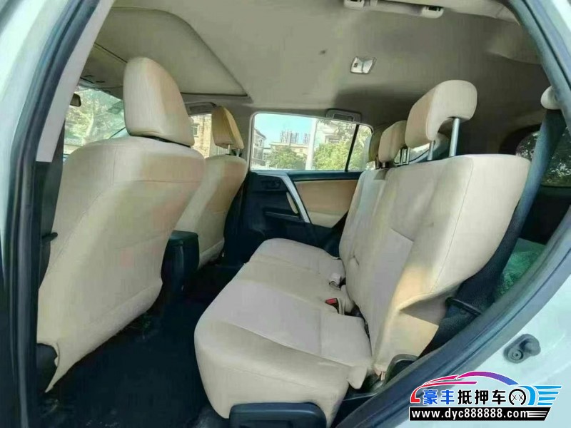 18年丰田RAV4轿车抵押车出售