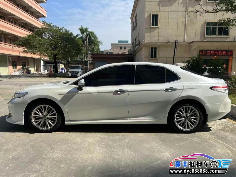 21年丰田凯美瑞轿车抵押车出售