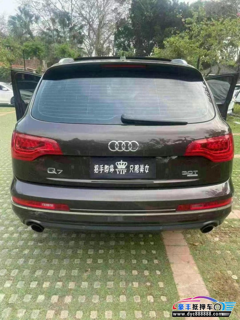 12年奥迪Q7轿车抵押车出售