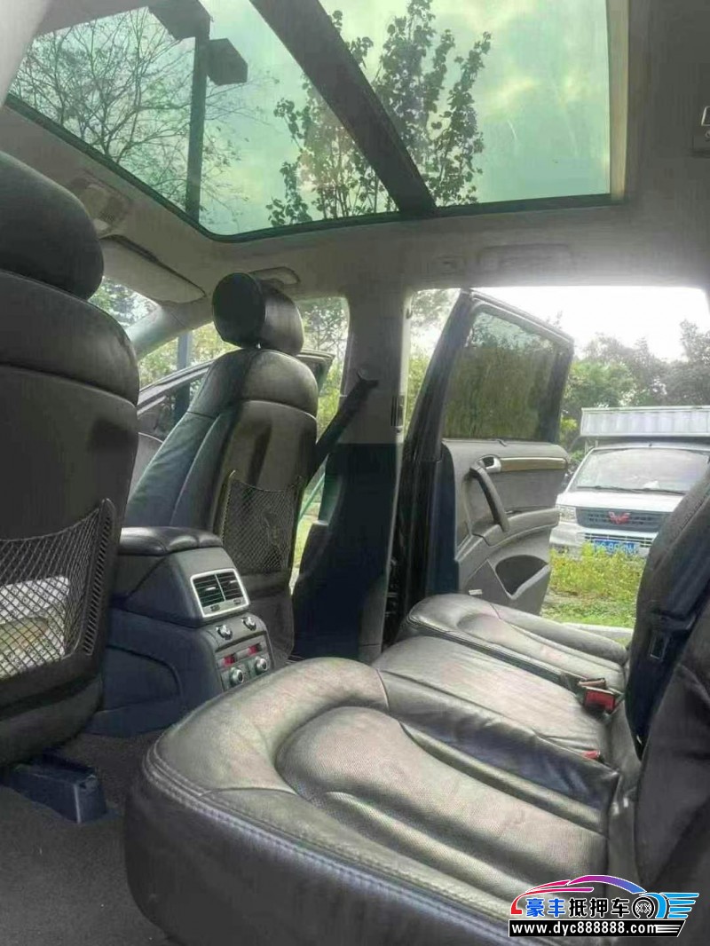 12年奥迪Q7轿车抵押车出售