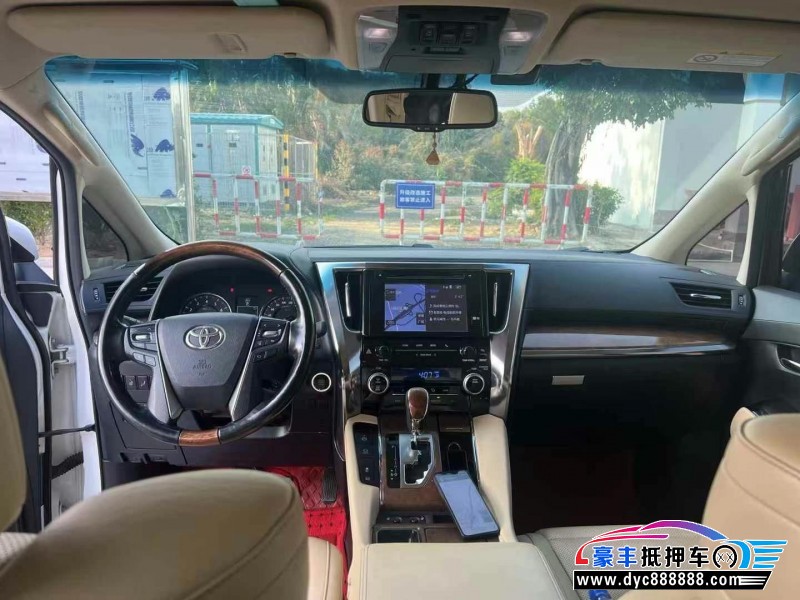 17年丰田埃尔法轿车抵押车出售