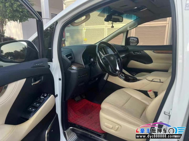 17年丰田埃尔法轿车抵押车出售