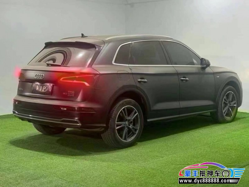 18年奥迪Q5轿车抵押车出售