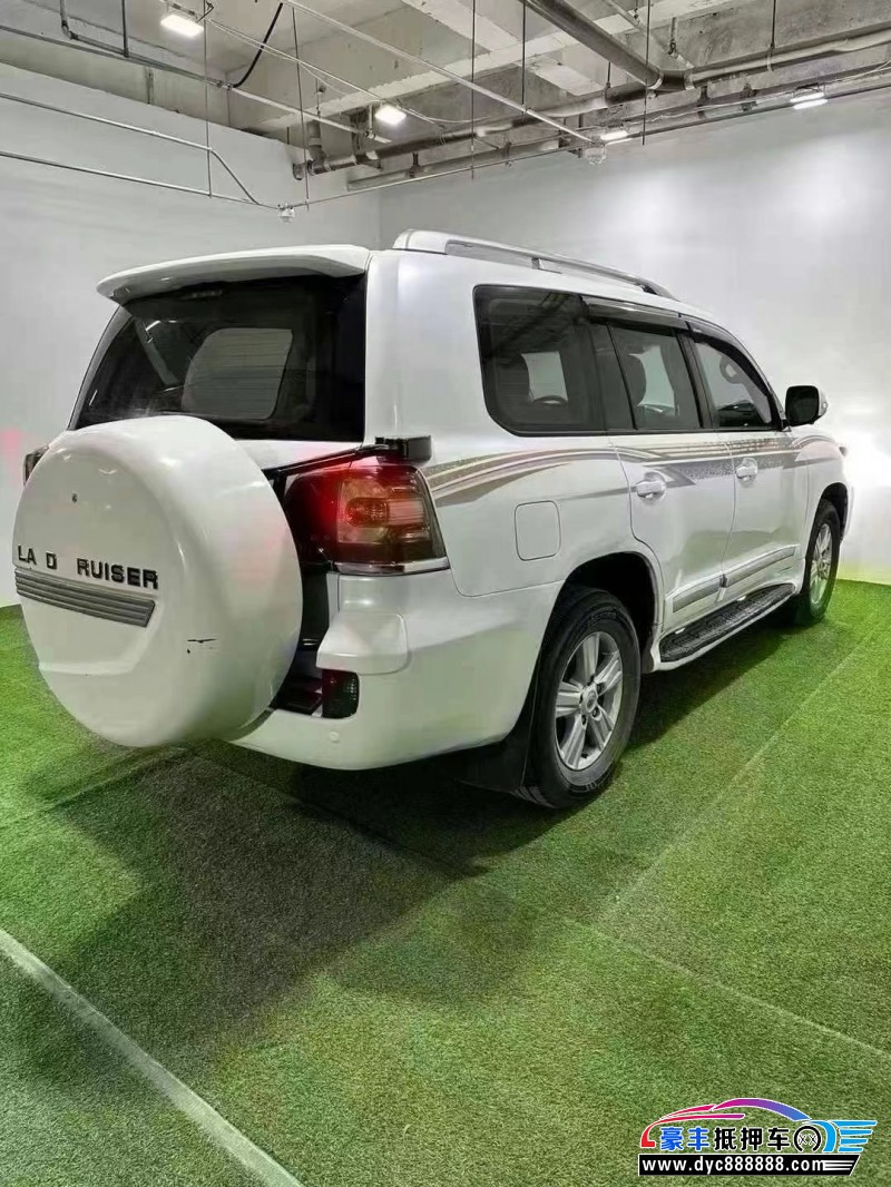 13年丰田兰德酷路泽（陆巡）轿车抵押车出售