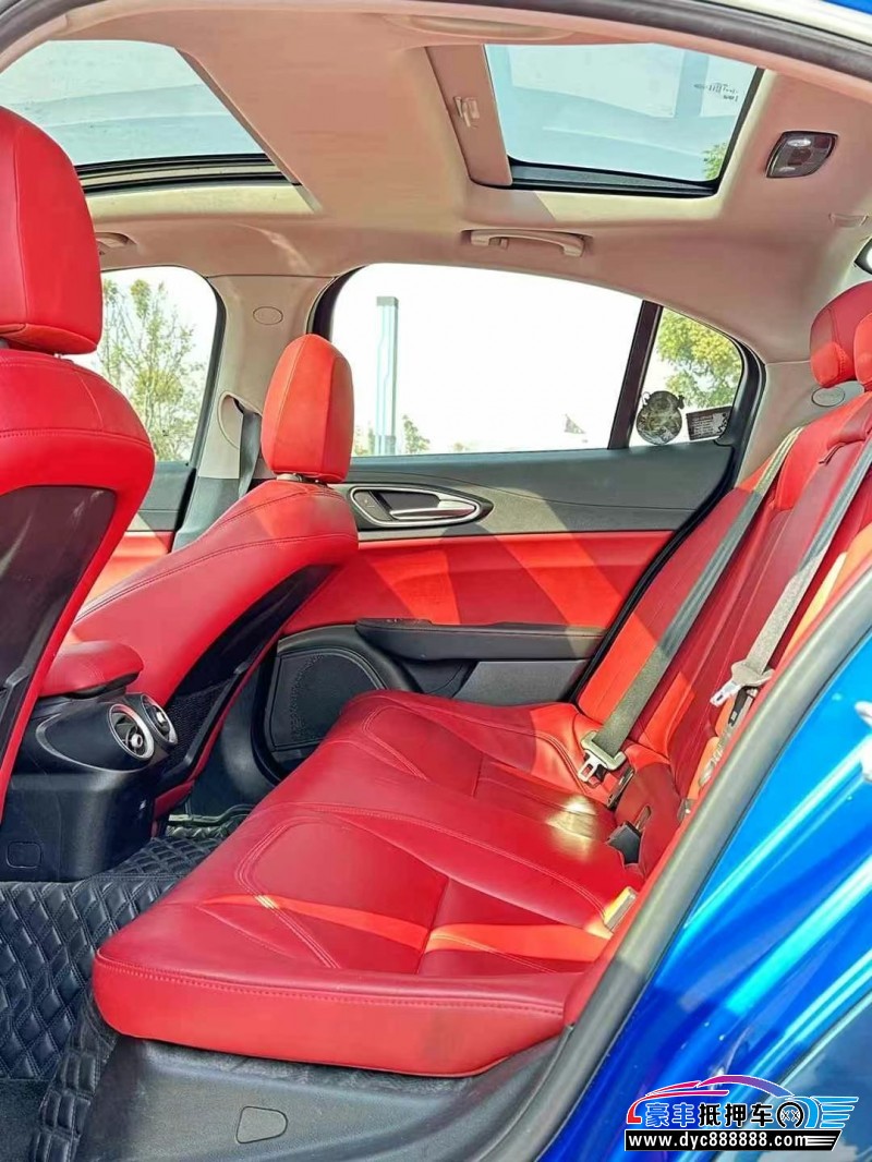 18年阿尔法·罗密欧Giulia轿车抵押车出售