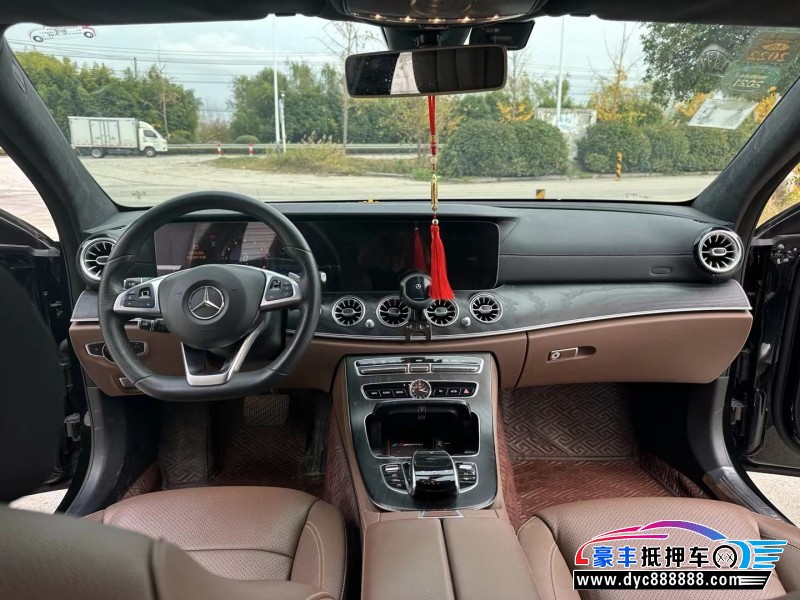 18年奔驰E轿车抵押车出售