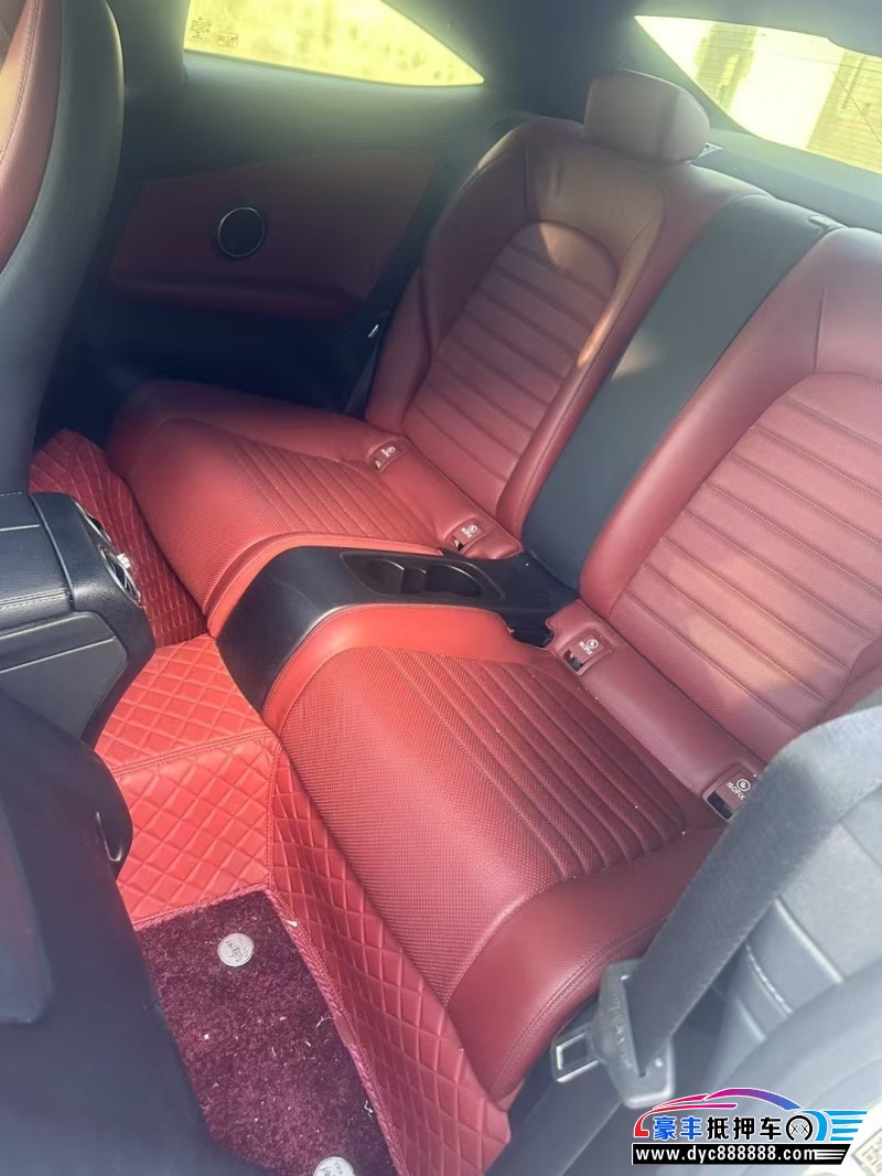 17年奔驰C轿车抵押车出售