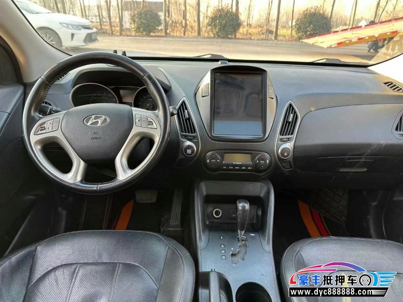 15年现代ix35轿车抵押车出售