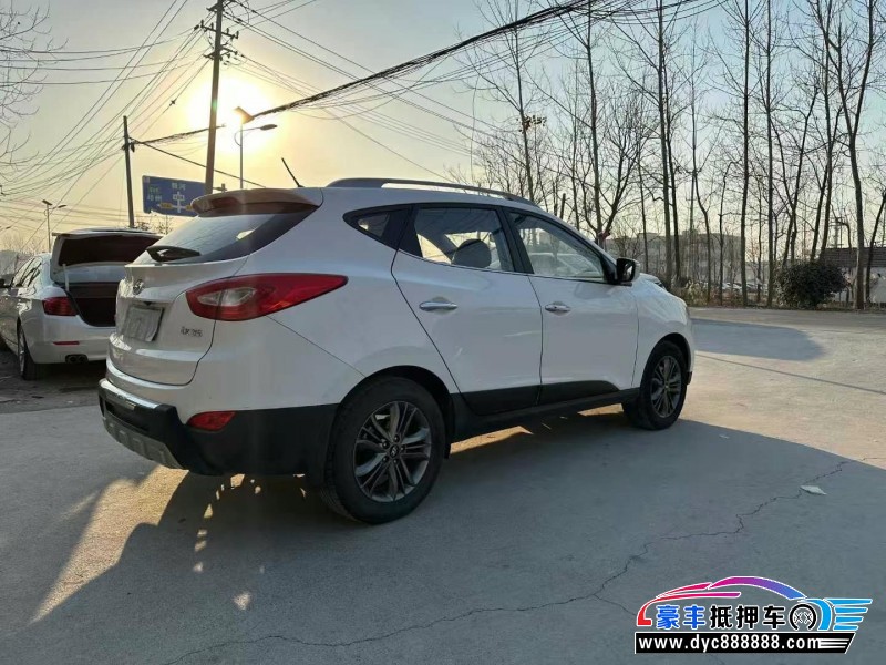 15年现代ix35轿车抵押车出售