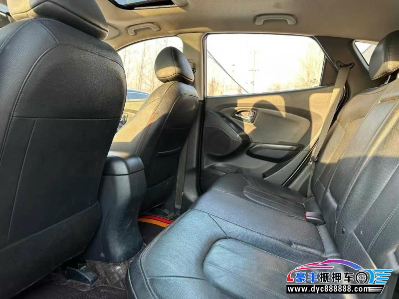 15年现代ix35轿车抵押车出售