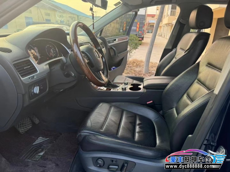 13年大众途锐SUV抵押车出售