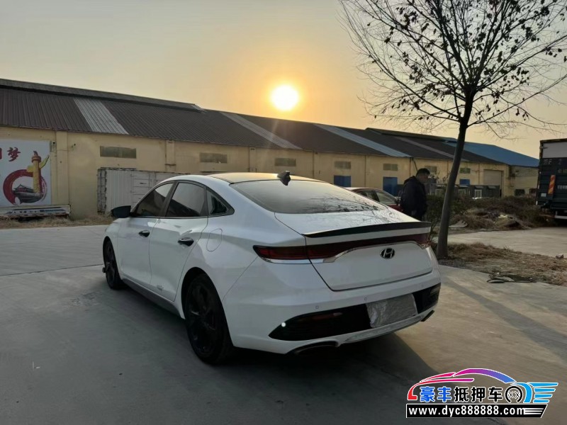 20年现代菲斯塔轿车抵押车出售