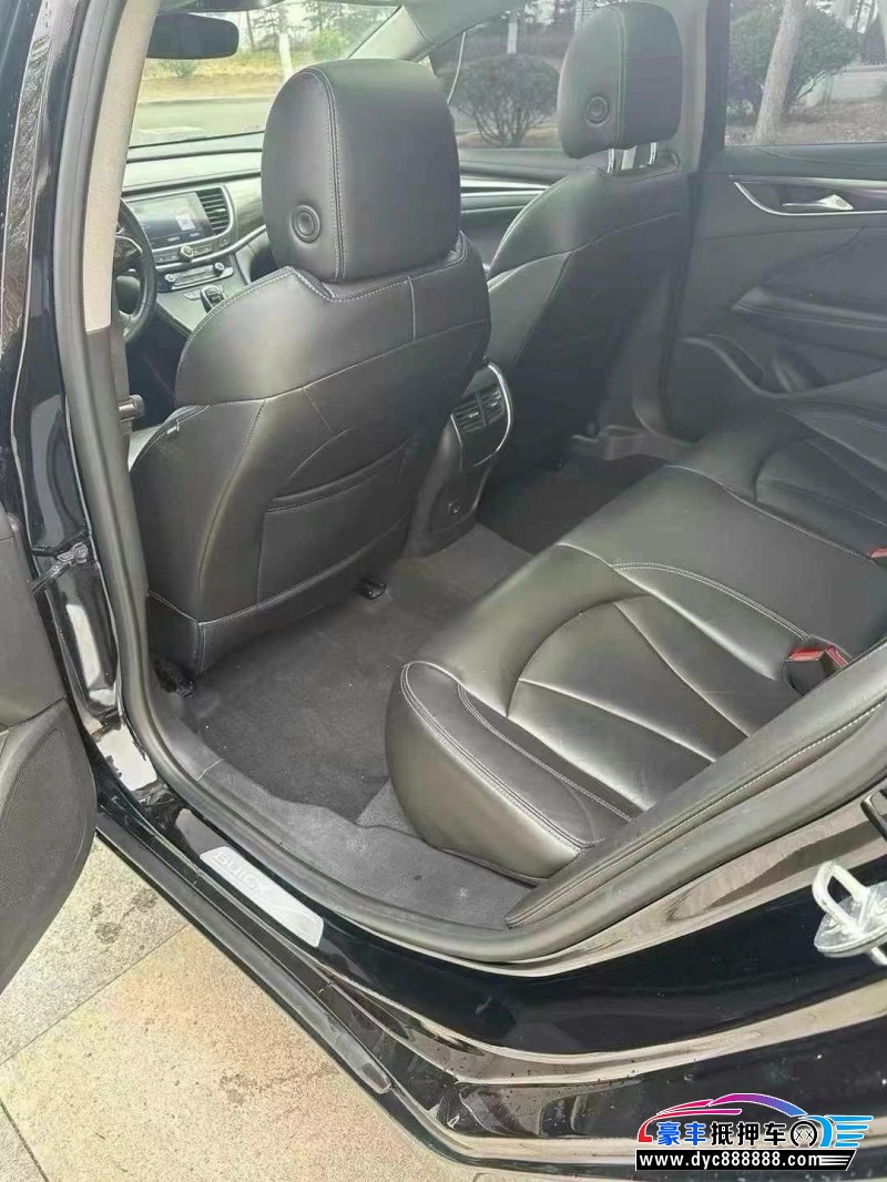 20年别克君越轿车抵押车出售