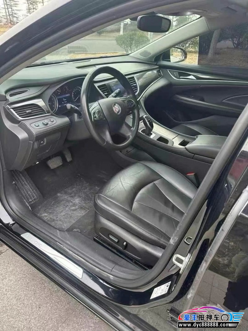 20年别克君越轿车抵押车出售