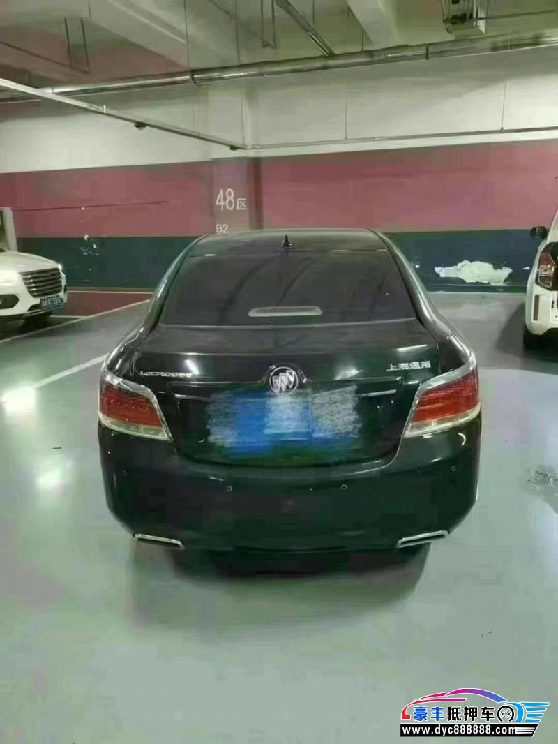 13年别克君越轿车抵押车出售