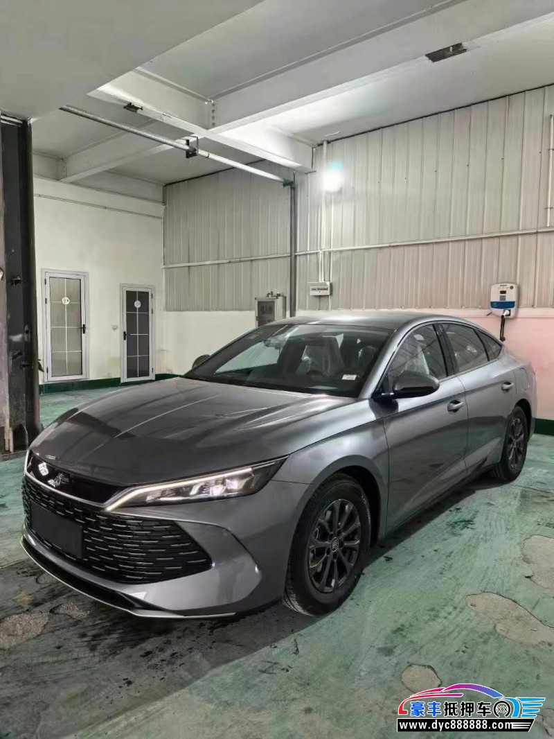 25年比亚迪秦轿车抵押车出售