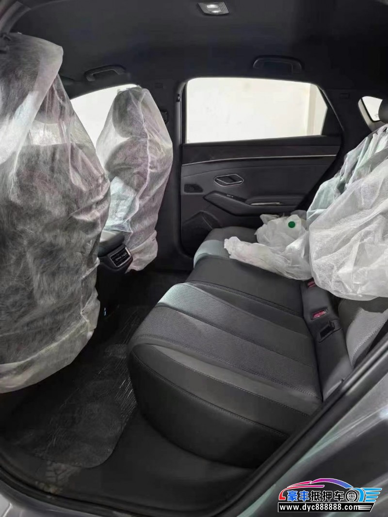 25年比亚迪秦轿车抵押车出售