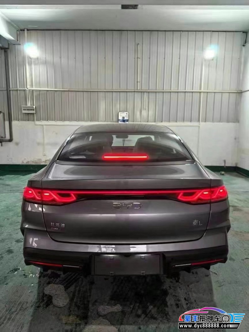 25年比亚迪秦轿车抵押车出售