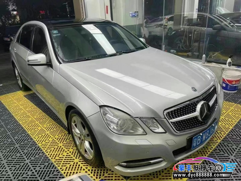 11年奔驰E轿车抵押车出售