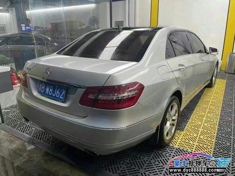 11年奔驰E轿车抵押车出售