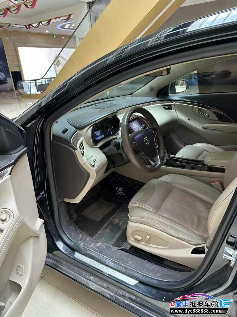 15年别克君越轿车抵押车出售