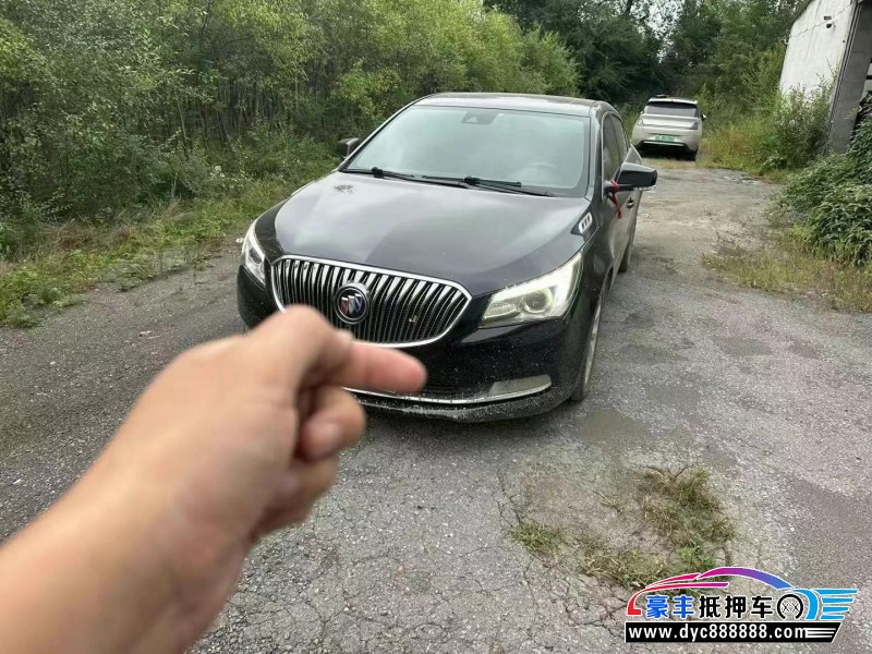 15年别克君越轿车抵押车出售