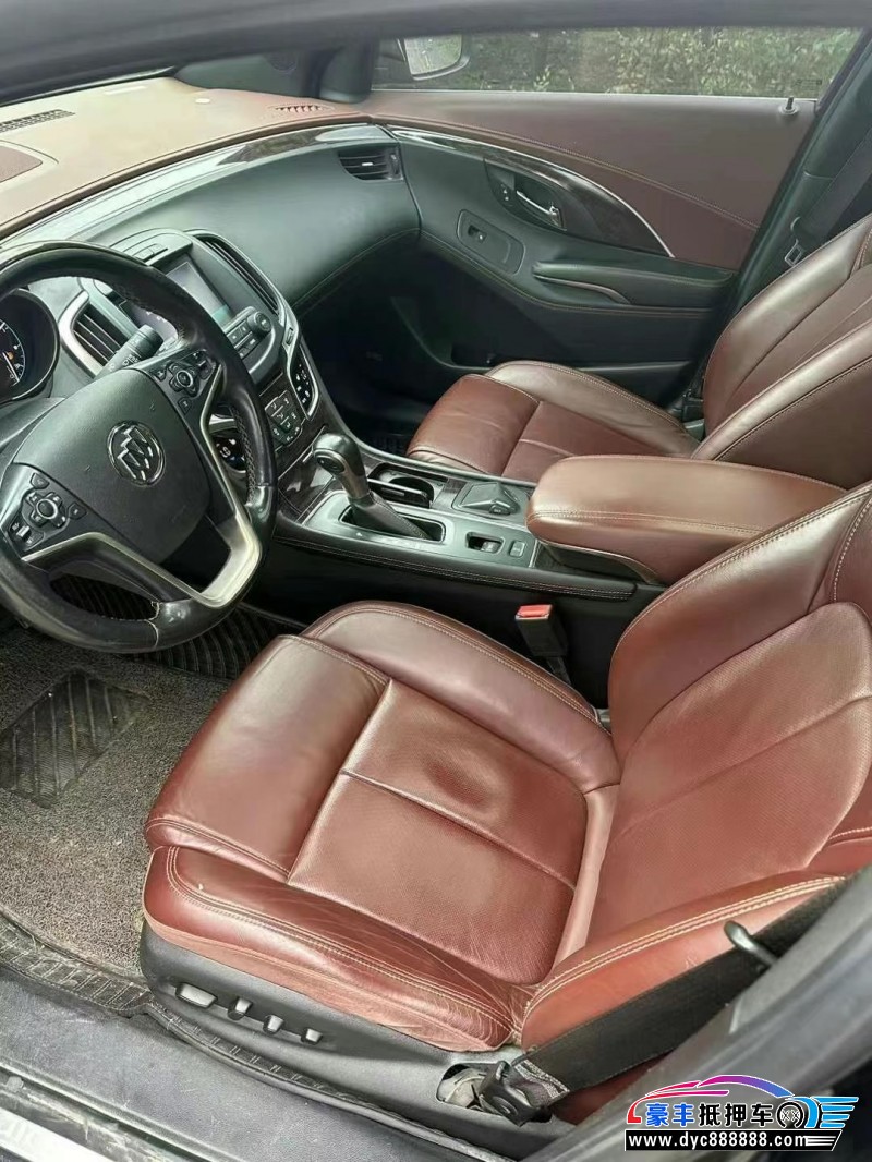 15年别克君越轿车抵押车出售