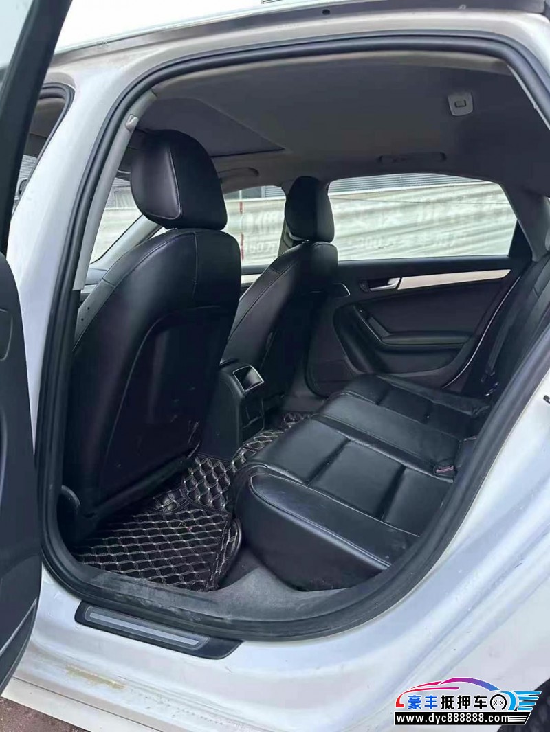 14年奥迪A4L轿车抵押车出售